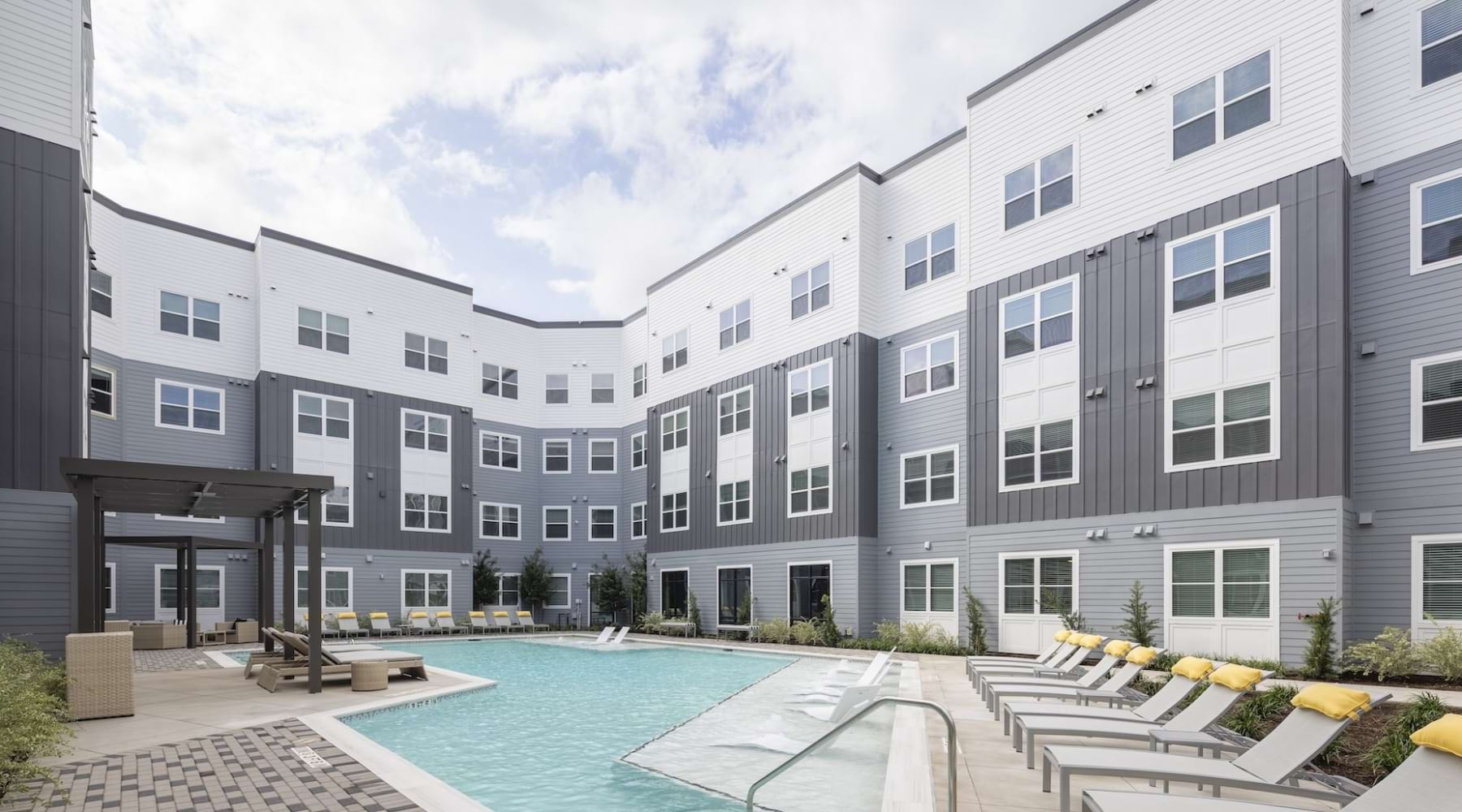 pool at broadstone amarra apts